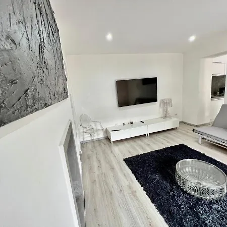 아파트 Abstract House Design In Center Of 토리노