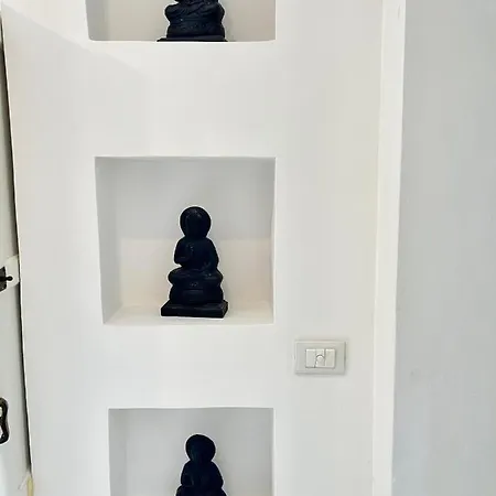 Abstract House Design In Center Of Апартаменты