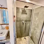 Apartamento Abstract House Design In Center Of